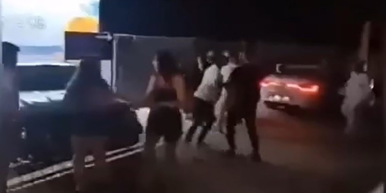 İzmir'de eğlence mekanını taradılar