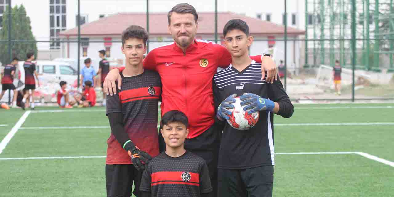 Eskişehirspor altyapısında kaleciler Sinan Ören’e emanet