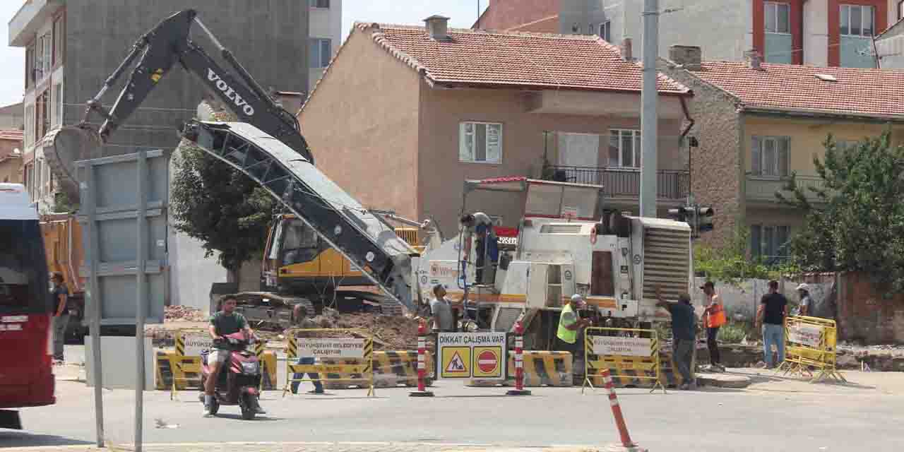 Eskişehir'de tepki çeken yolda çalışmalar yeniden başladı