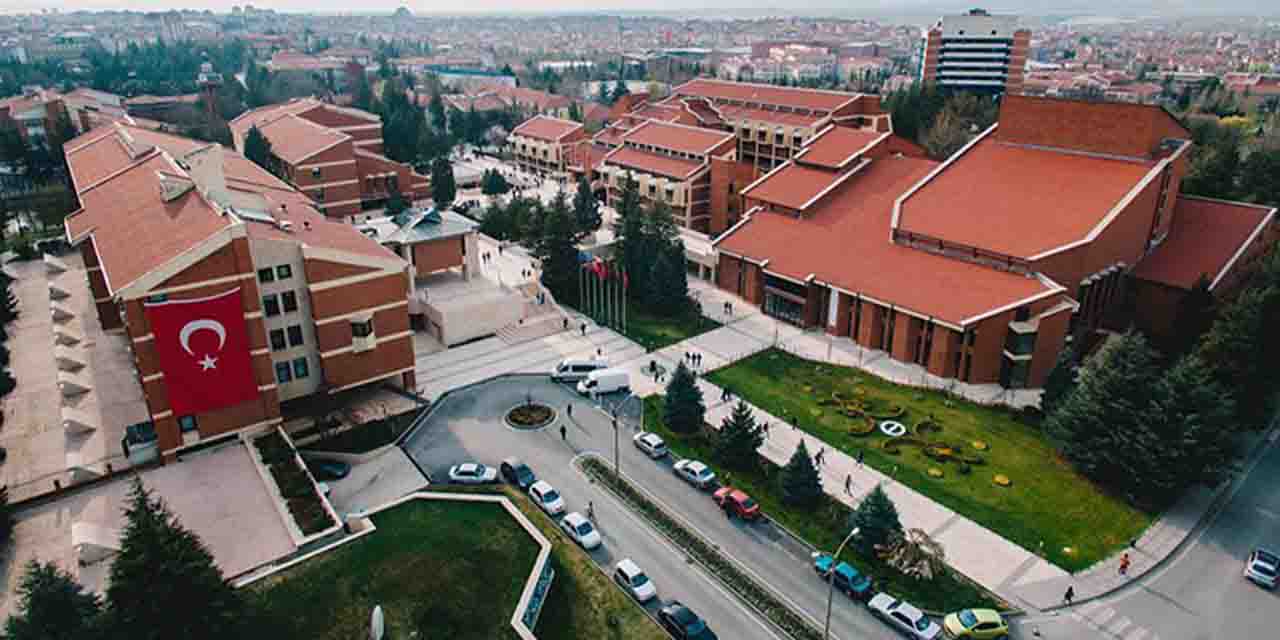 Anadolu Üniversitesi'nde boş yer yok!