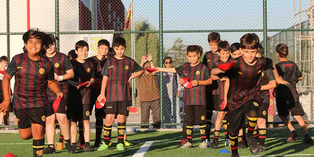 Eskişehirspor Fabrika Futbol'da çalışmalar sürüyor