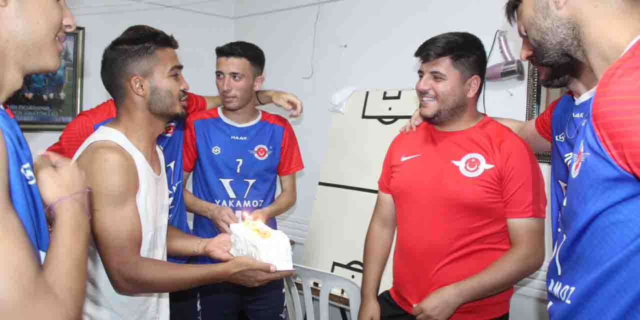 Demirspor'da sürpriz doğum günü