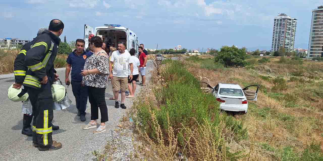 Yoldan çıkan otomobil araziye uçtu: 2'si çocuk 3 yaralı