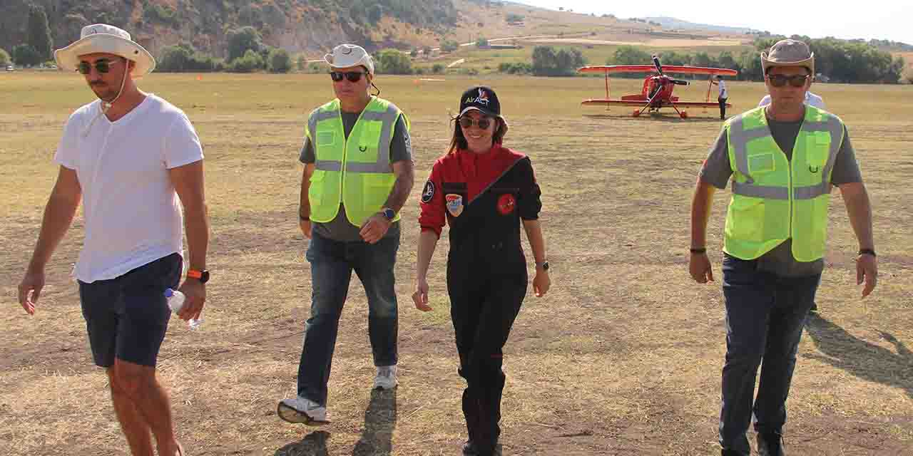 İlk kadın akrobasi pilotundan Eskişehir'de özel açıklamalar