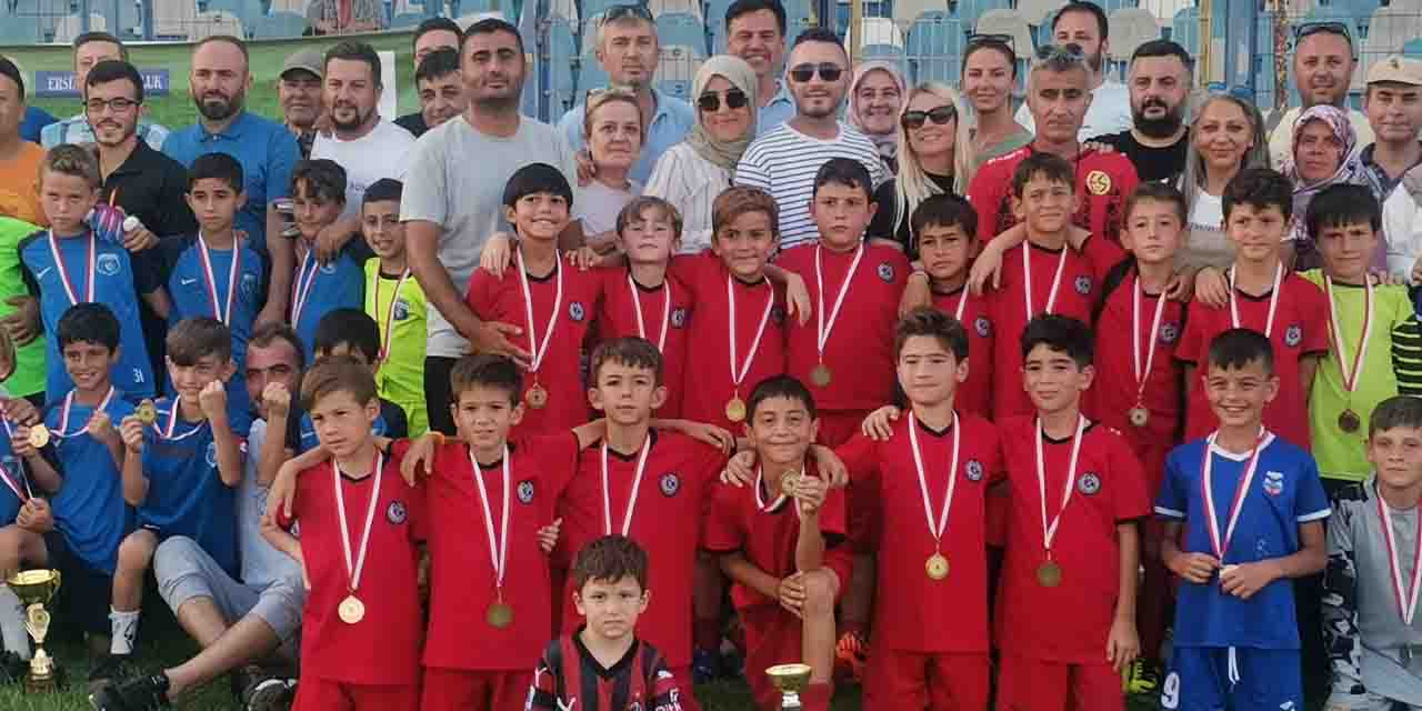 Eskişehir Alt Yapı Derneği ikincilikle döndü