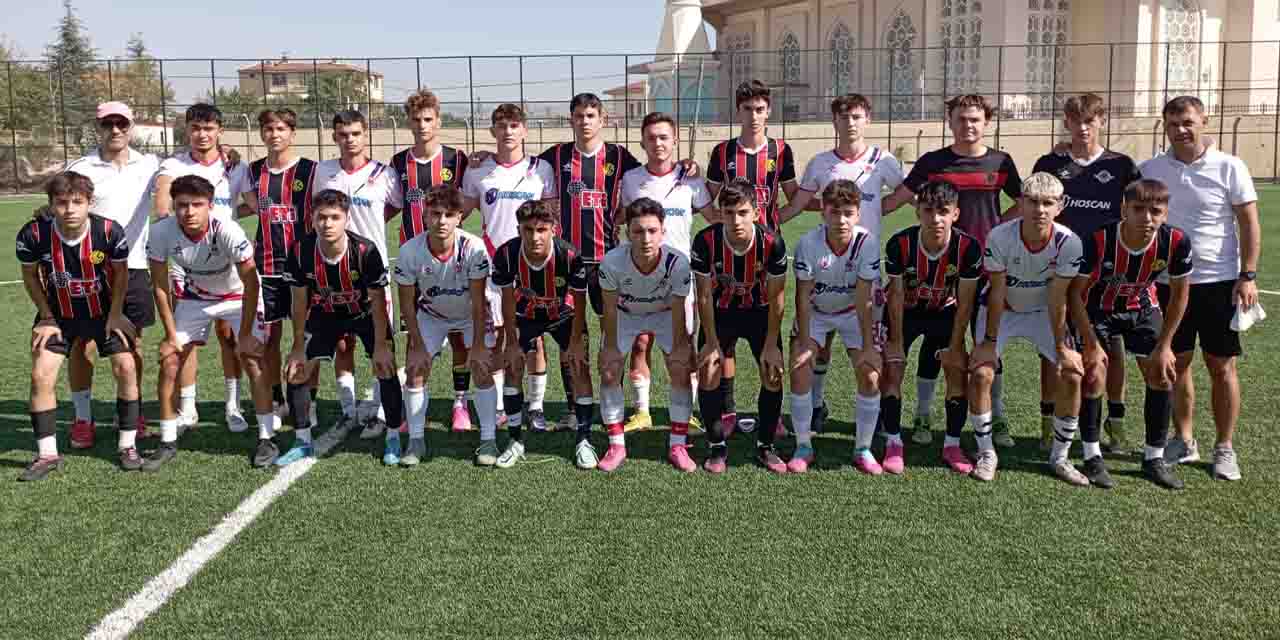 Eskişehirspor ve Demirspor arasında özel karşılaşma