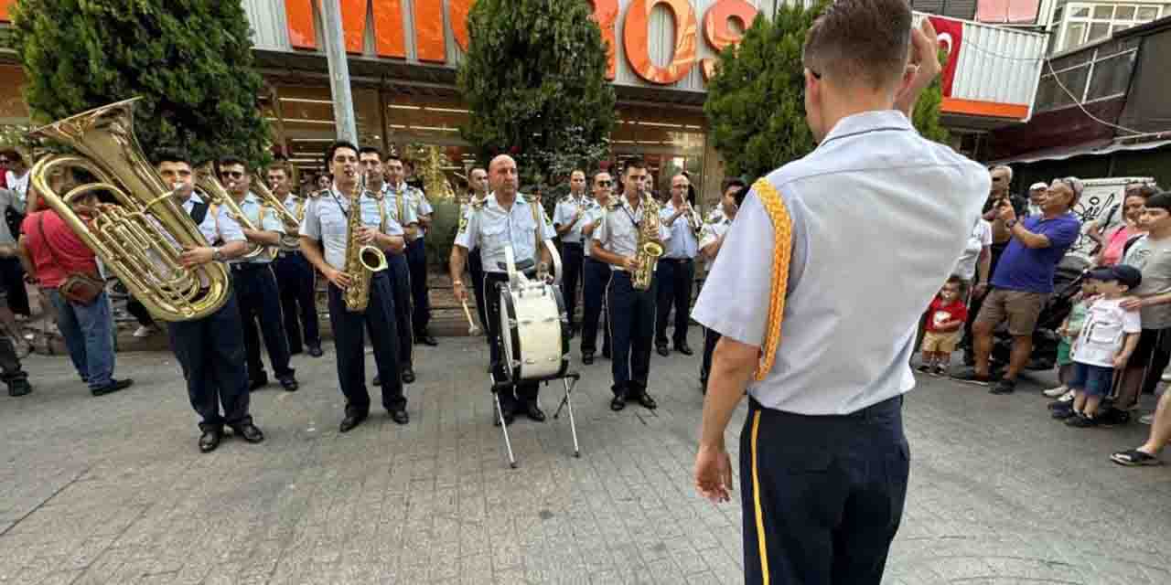 Eskişehir'de Askeri Bando Takımı’ndan muhteşem konser