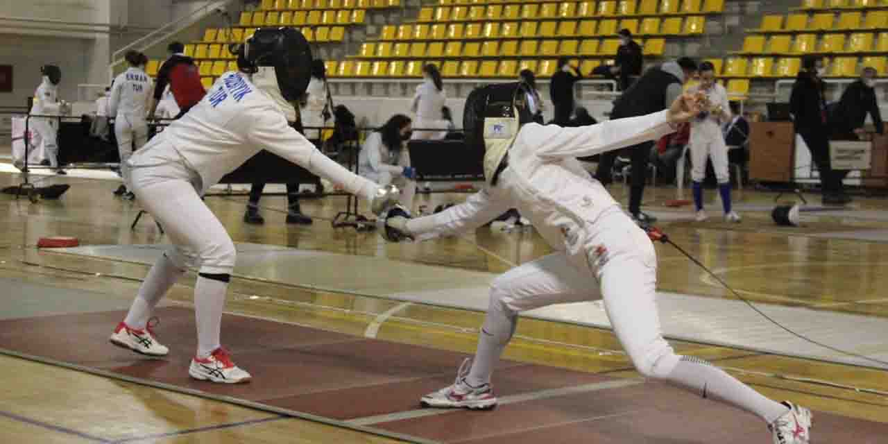 Eskişehirli sporcular Eskrim Türkiye Şampiyonası'nda ter dökecek