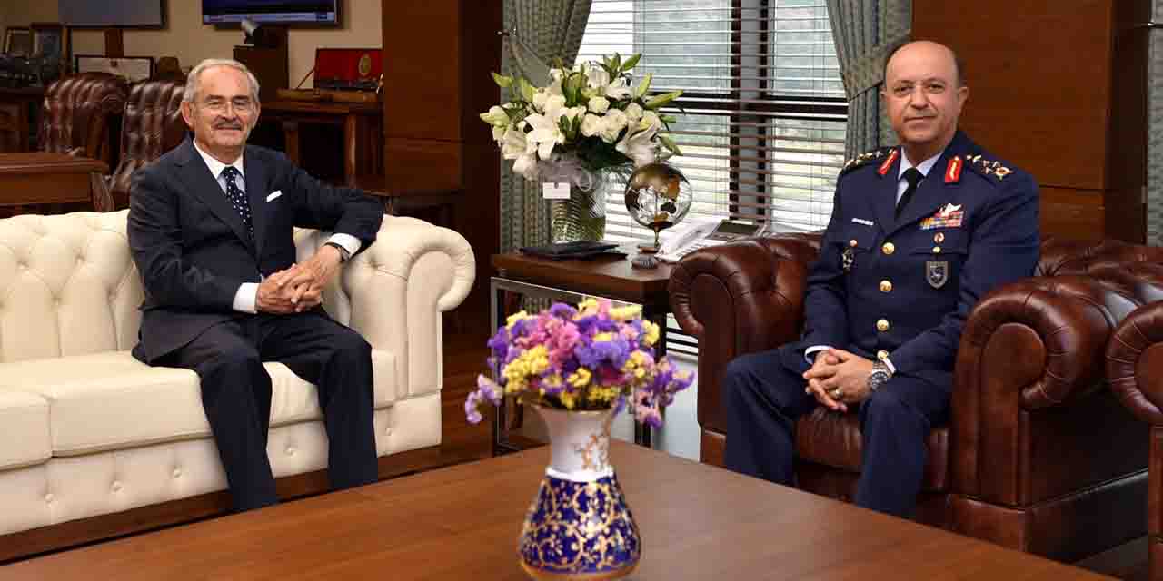 Başkan Büyükerşen Orgeneral Güneykaya'yı tebrik etti