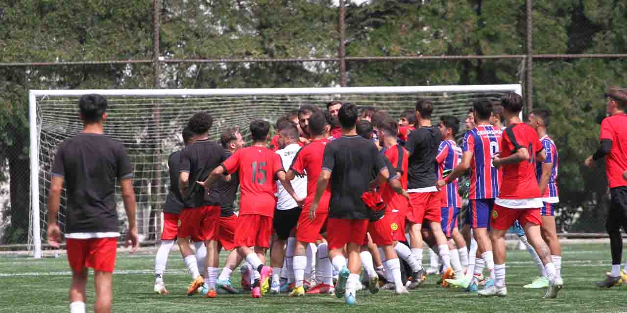 Eskişehirspor maçında sinirler gerildi