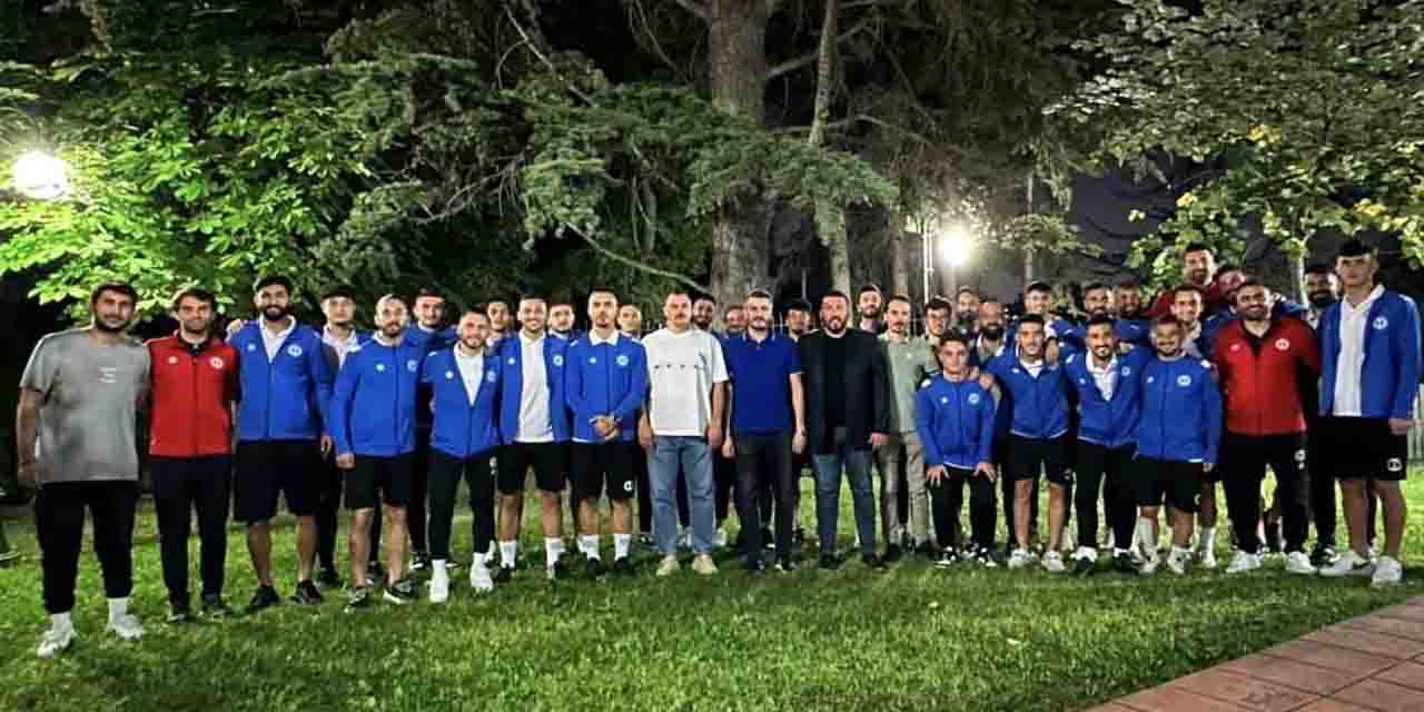 Anadolu Üniversitesi sporcuları moral depoladı