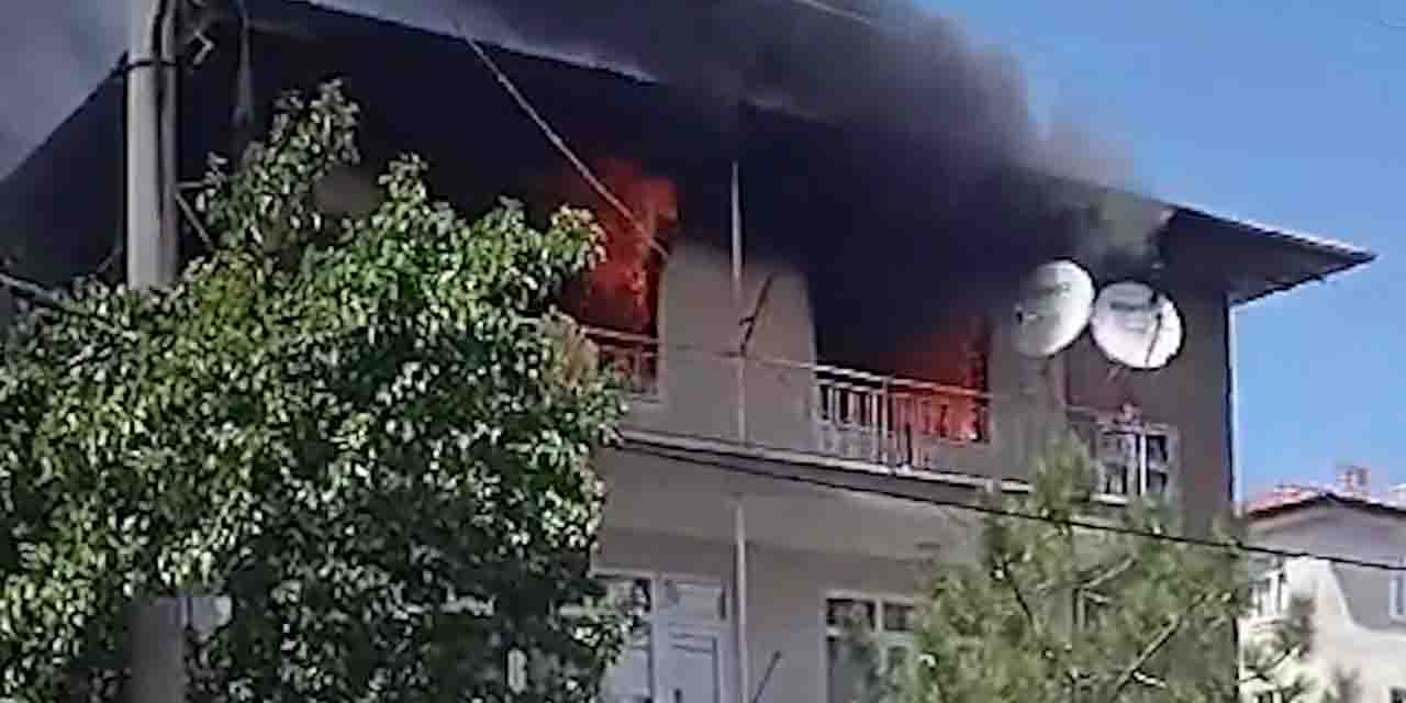 Para meselesi yüzünden evi yaktı