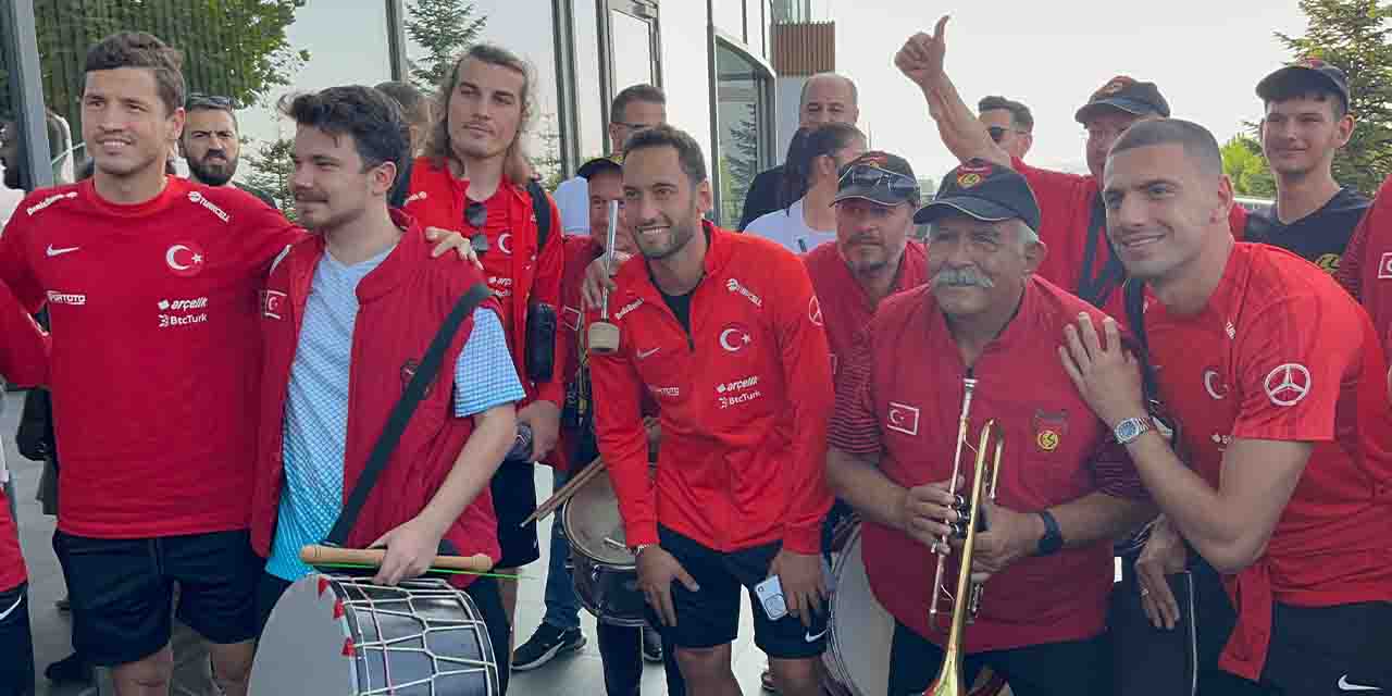 Eskişehir'de A Milli Takımı'nı coşkuyla karşıladılar
