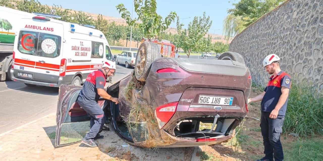 Şanlıurfa'da araç devrildi: 2 yaralı
