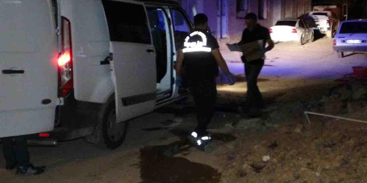 Malatya'da psikopat alarmı: Boynunu kesip yayın yaptı!