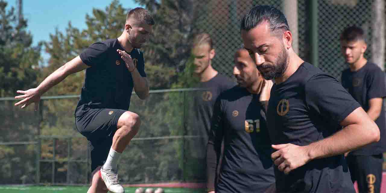 Yeni transferler Eskişehir'de kaldı