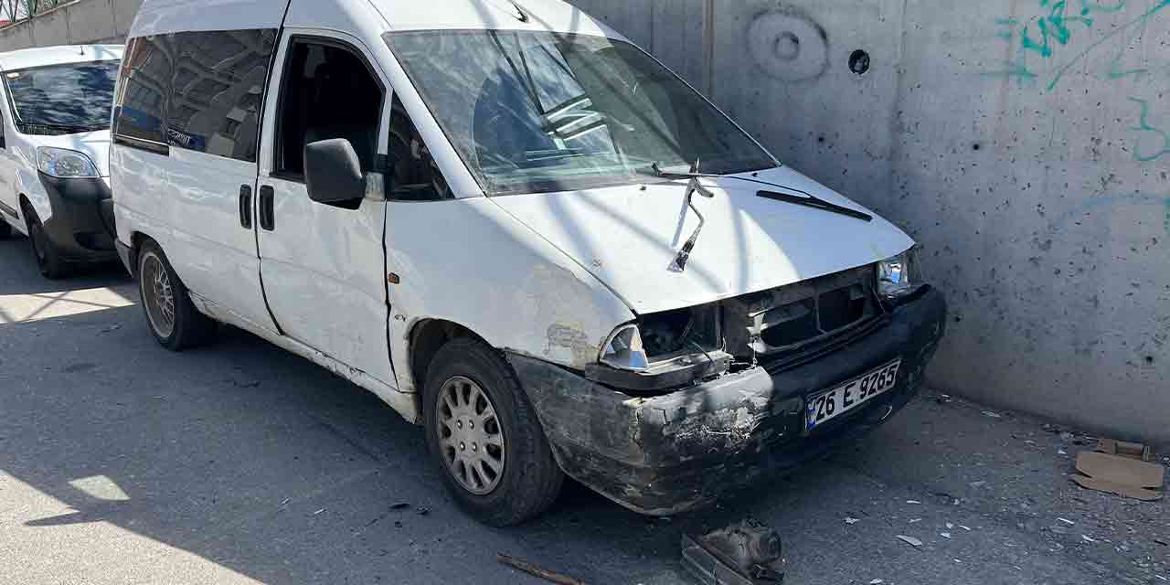 Eskişehir'de eski eş öfkesini araçtan çıkardı!