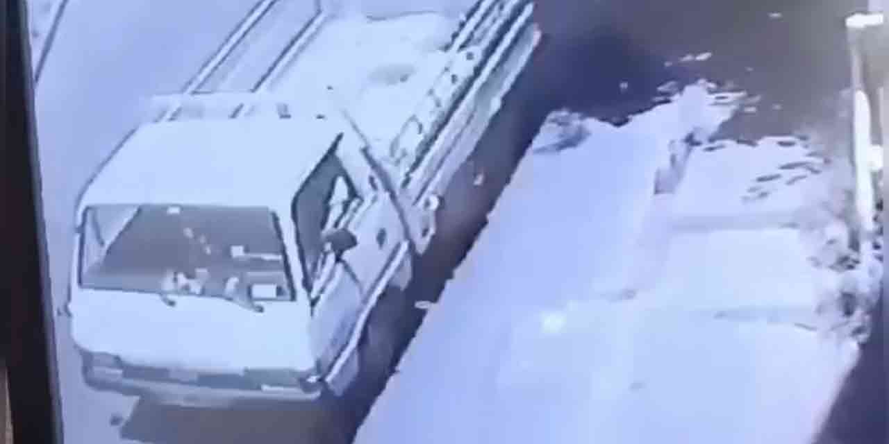 İstanbul'da kontrolden çıkan kamyonet tehlike saçtı!