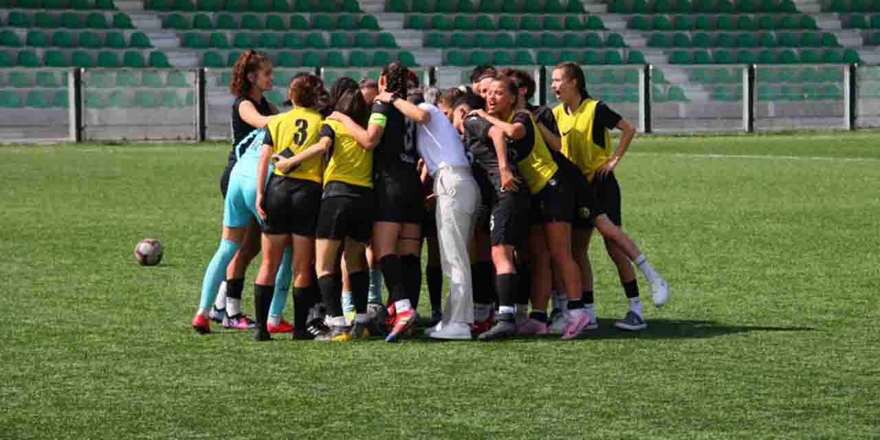 Eskişehirspor kadınları 2. Lig'in kapılarını zorluyor!