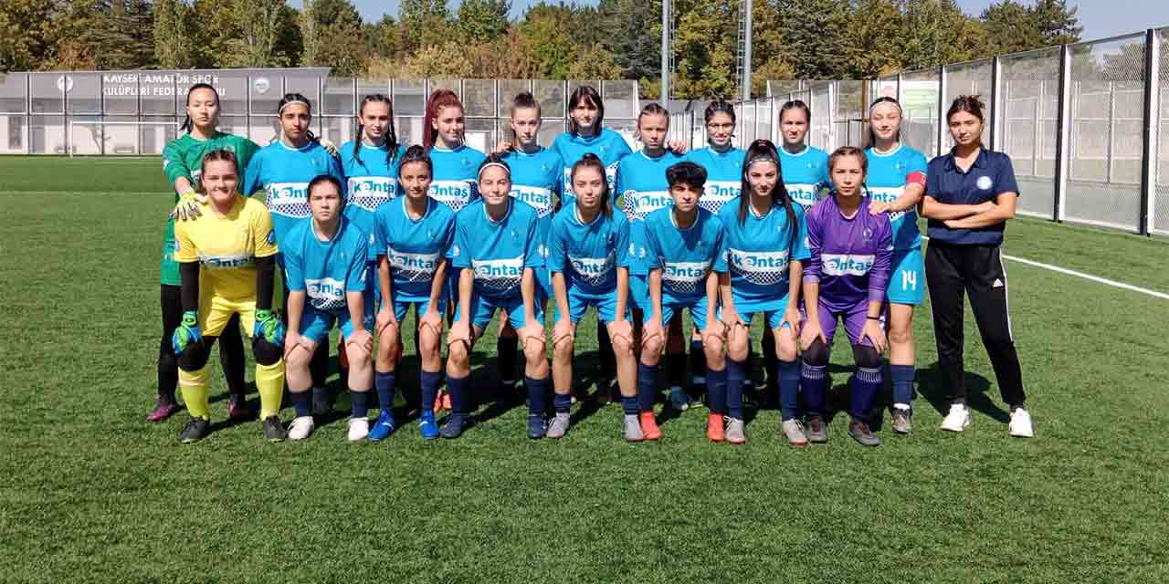 Büyükşehir'in kadın futbolcuları 3. tura yükseldi