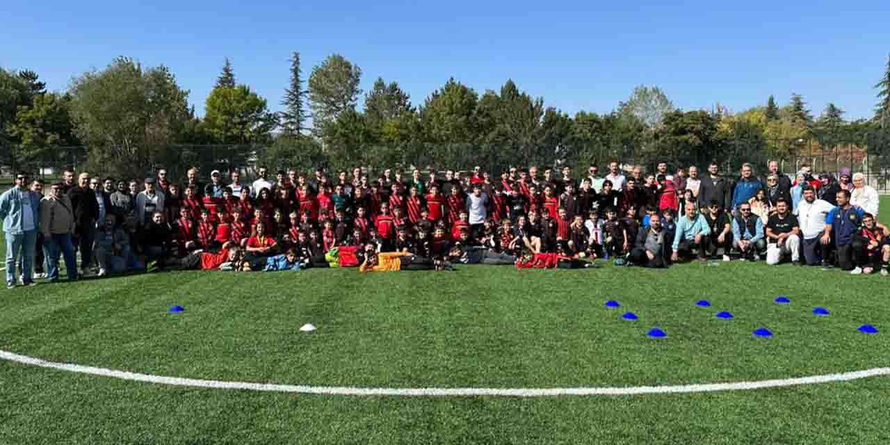 Eskişehirspor futbol okulları yeni yeteneklerini bekliyor