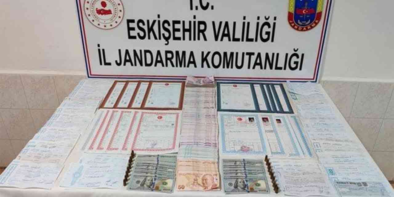 Eskişehir'de tefeciye darbe! Tapular, senetler, mermiler...