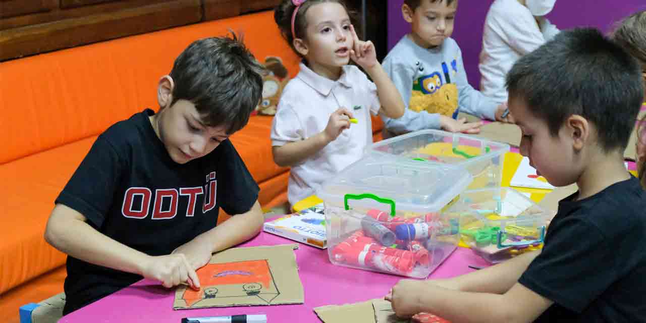 Eskişehir'de minikler o atölyeyle eğlenceye doydu