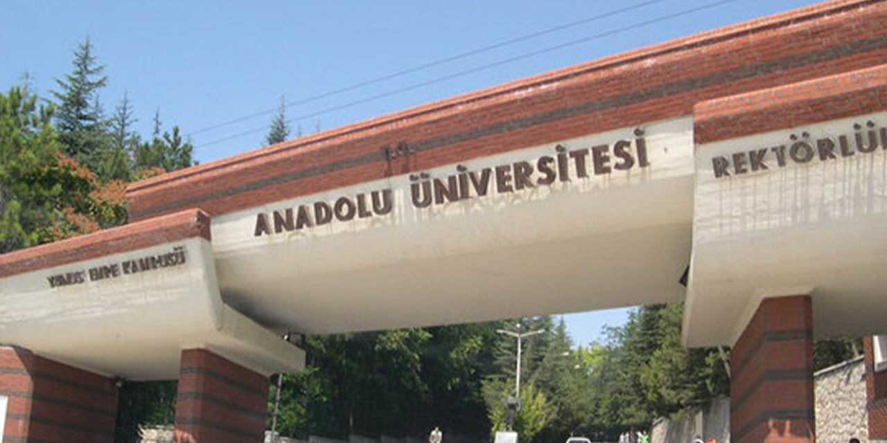 Anadolu Üniversitesi'nde şok ölüm!