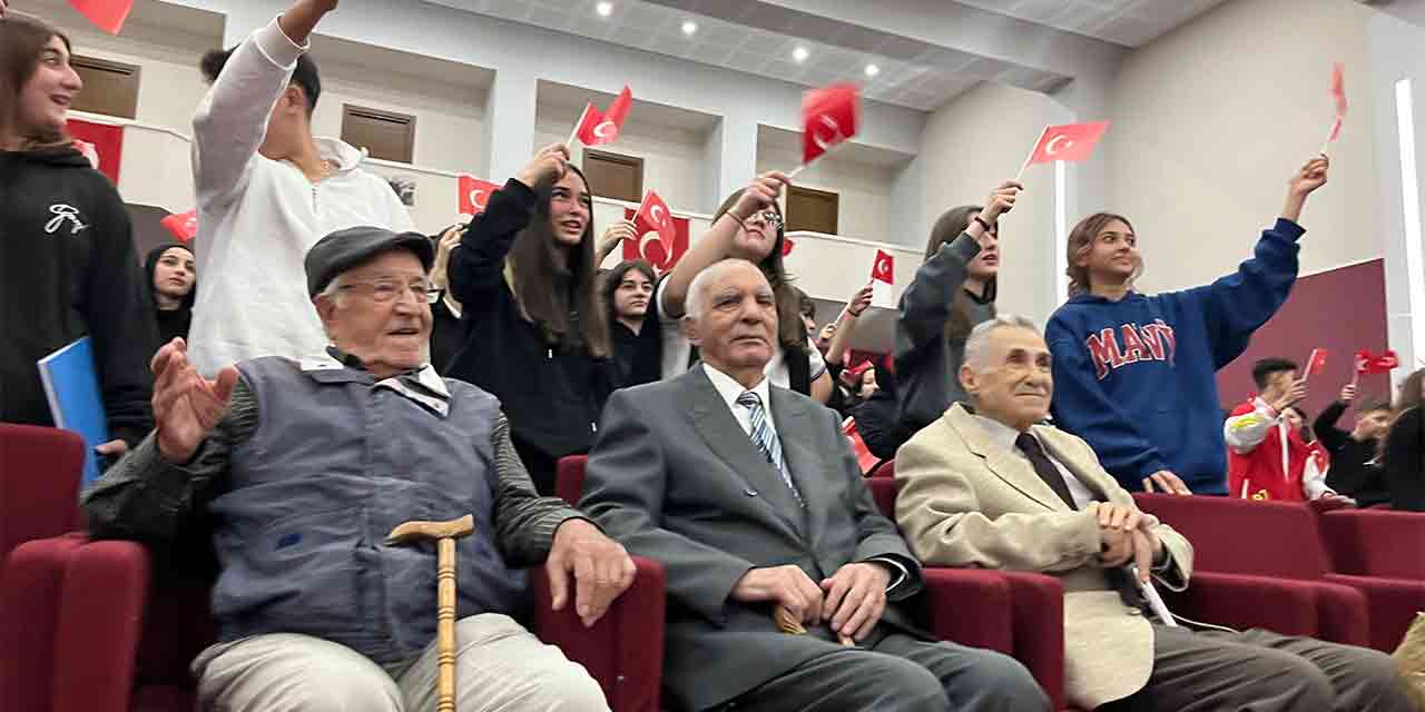 “Gençlere çok büyük sorumluluk düşüyor”