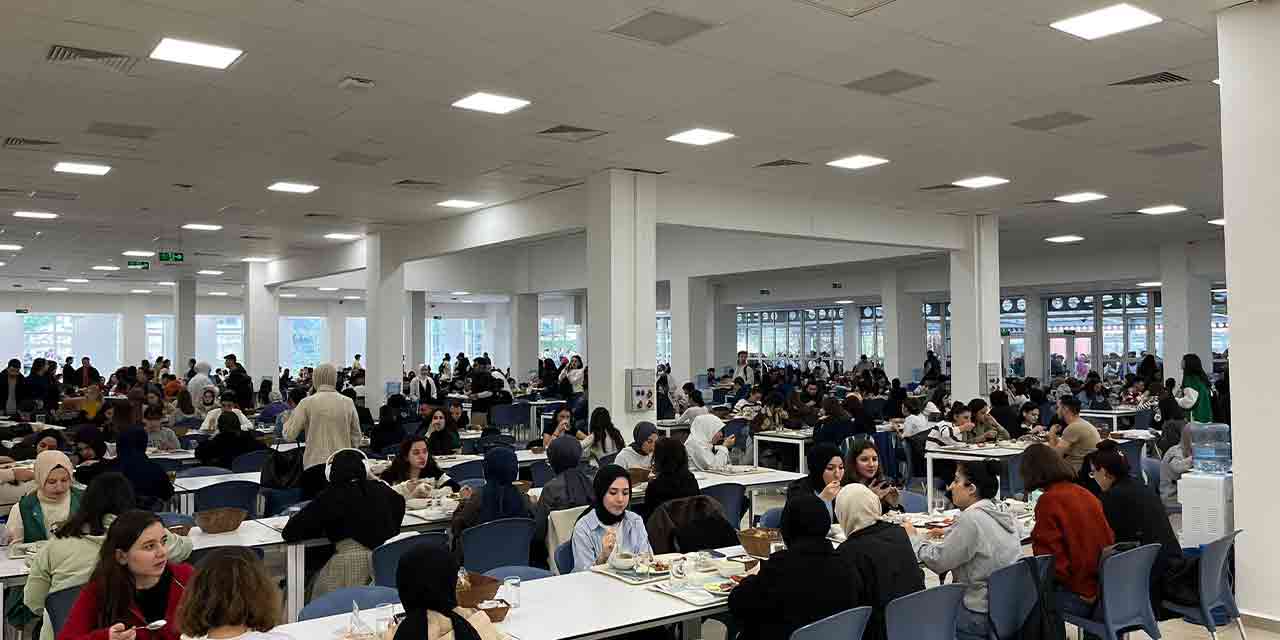 Anadolu Üniversitesi'nden öğrencilere ücretsiz yemek!
