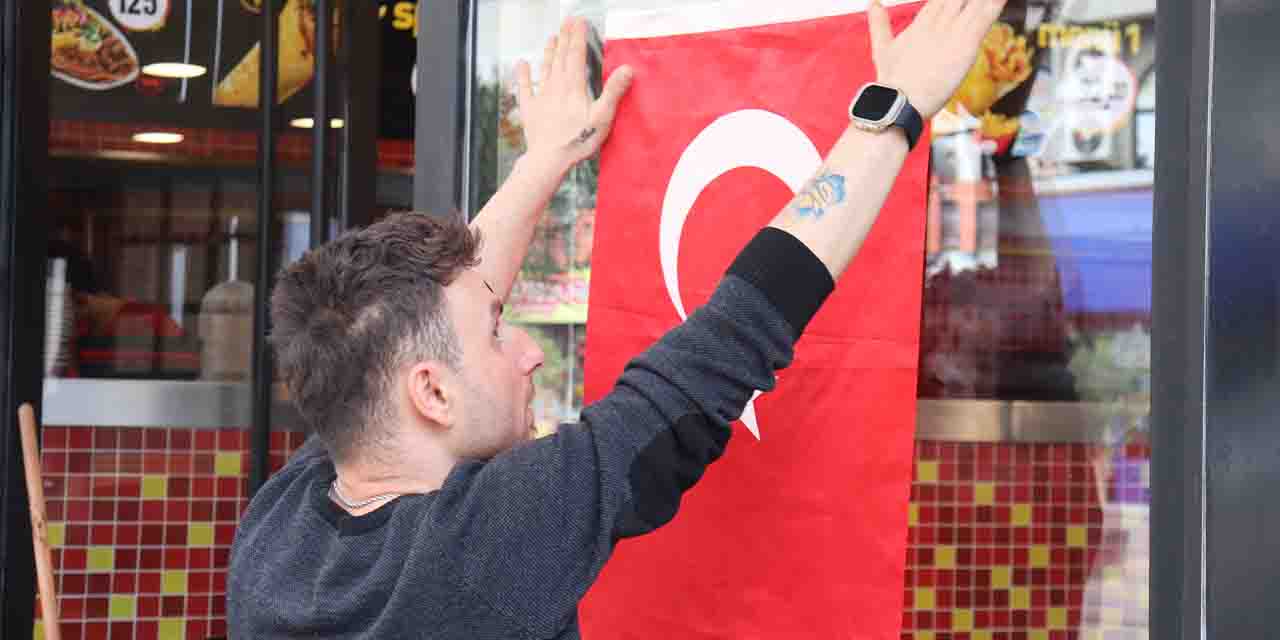 Eskişehir'de Türk bayrağı şöleni