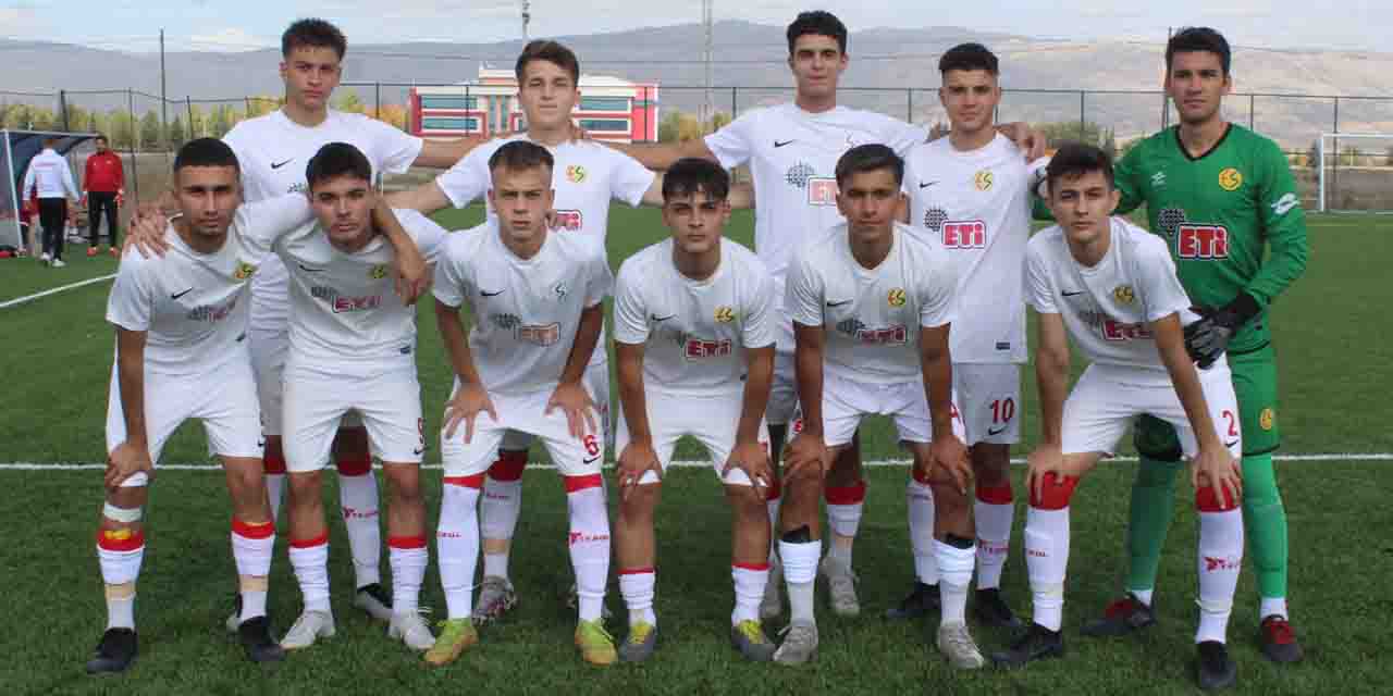 Eskişehirspor gençleri gollü başladı