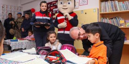 Eskişehir'de jandarma miniklere bilgi verdi