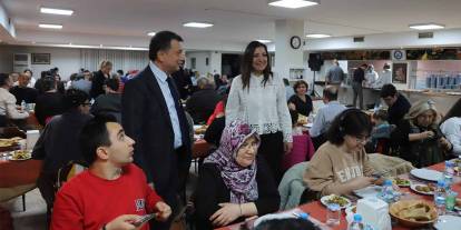 Büyükşehir ile engelliler iftarda buluştu