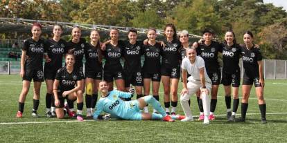 Dişi Şimşekler yolu uzattı