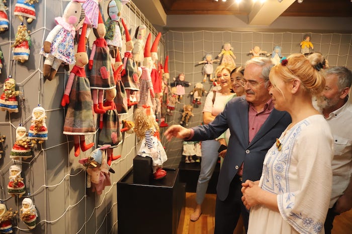 arzunun-bebekleri-10-yasinda-sergisi-eskisehir-001.jpg