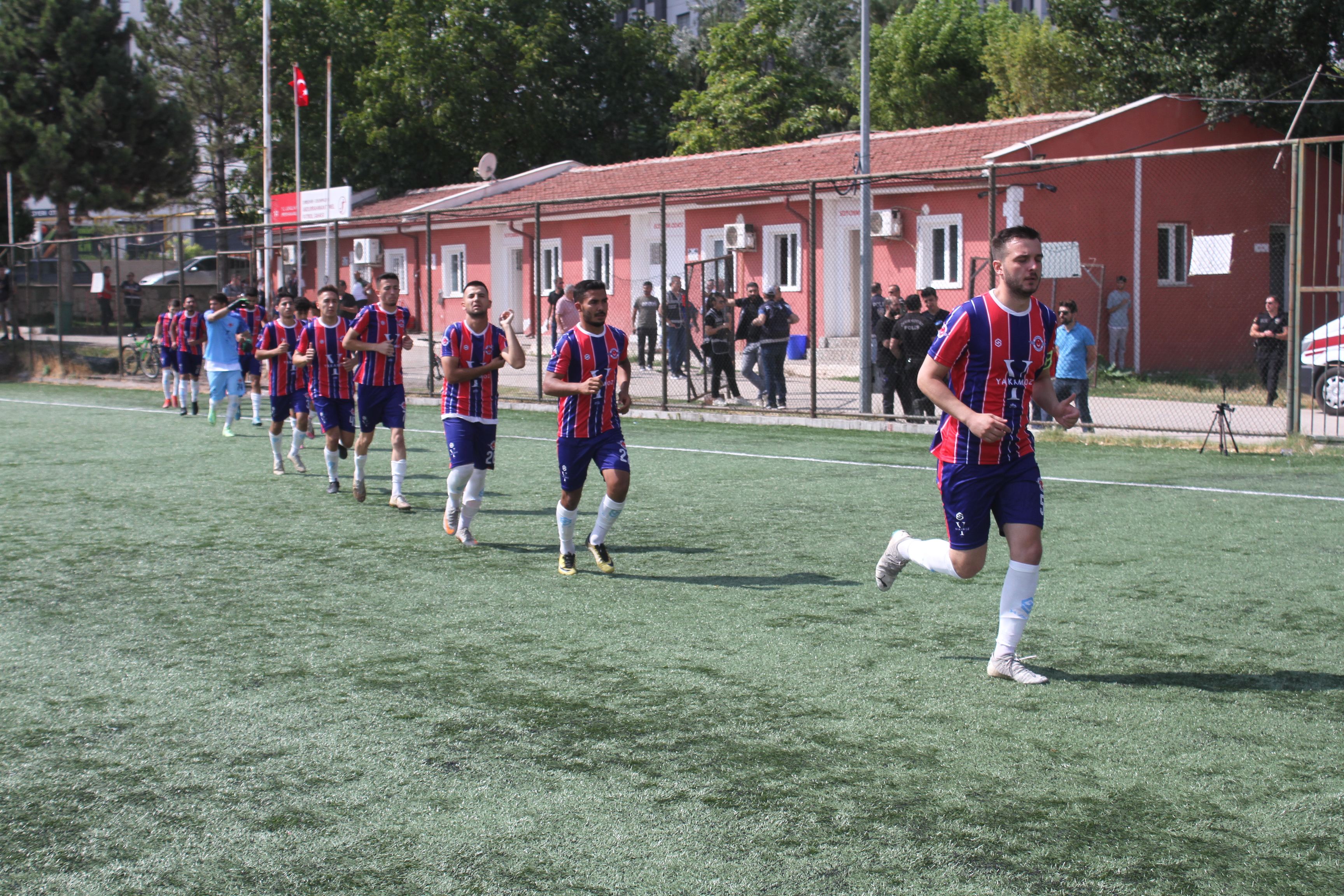 demirspor-001.jpg