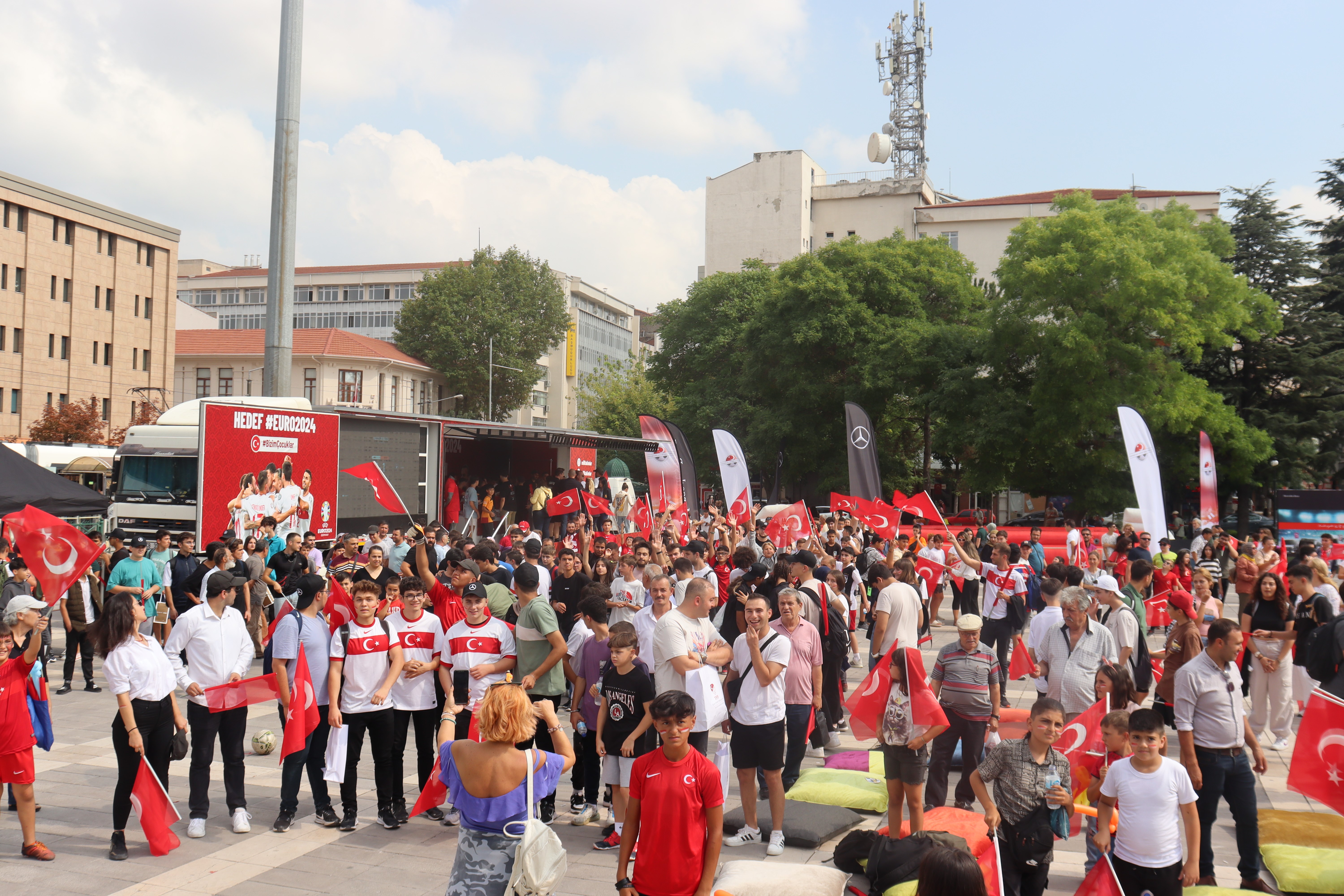 tff-baskani-buyukeksiden-formalarinizi-giyin-cagrisi.jpg