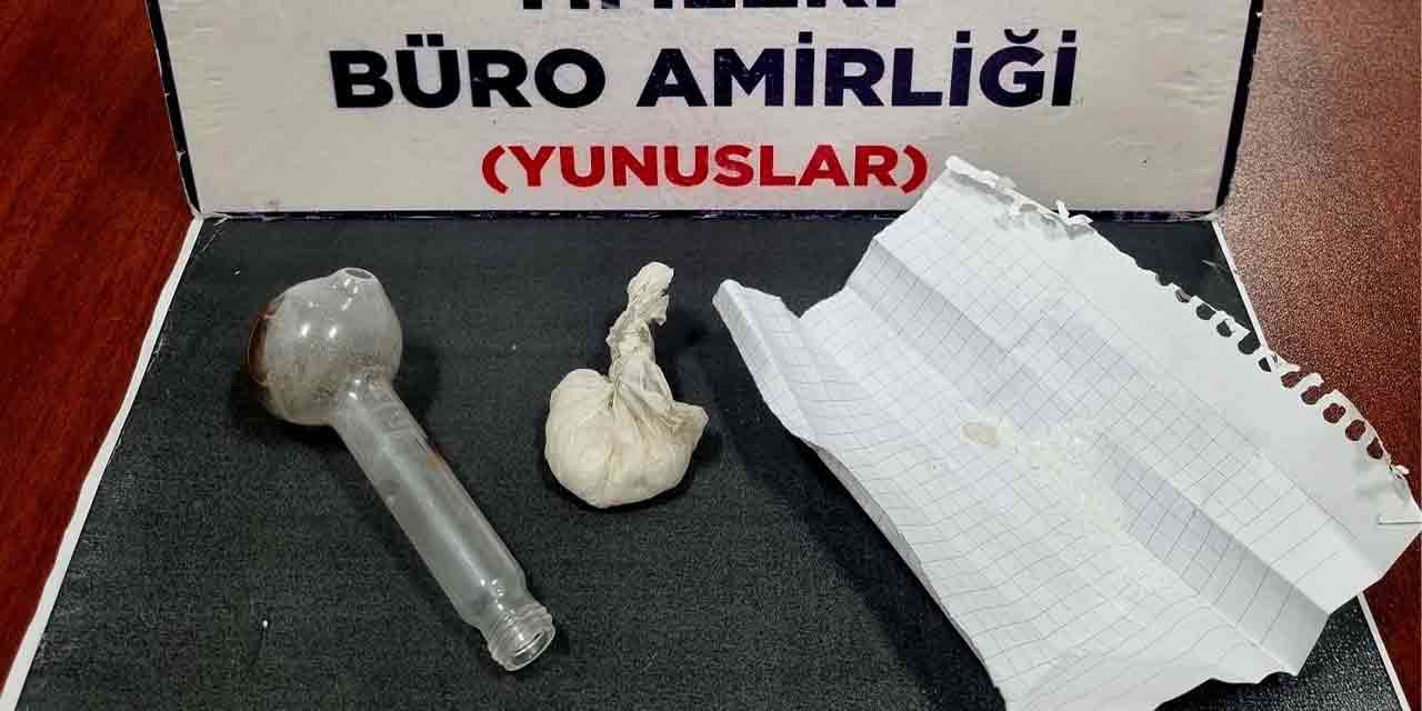 hem-trafikten-men-edildi-hem-de-aracinda-o-madde-bulundu.jpg